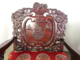 Set van 2 Chinese houten troonstoelen – rijk houtsnijwerk – foto 9 – kavel bij De Kringwinkel, Heverlee