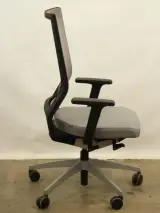 2 x Sedus Quarterback qb-102 ergonomische bureaustoelen – foto 8 – kavel bij De Kringwinkel, Antwerpen
