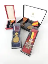 Verzameling militaire medailles, insignes en onderscheidingen – foto 7 – kavel bij De Kringwinkel, Heverlee