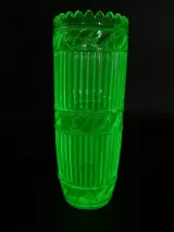 Prachtige Art Deco Uraniumglas 'Celery' Vaas – Bagley 'Carnival' (ca. 1938) – kavel bij De Kringwinkel, Heverlee