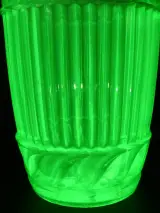 Prachtige Art Deco Uraniumglas 'Celery' Vaas – Bagley 'Carnival' (ca. 1938) – foto 4 – kavel bij De Kringwinkel, Heverlee