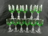 Set van 12 groene vintage uraniumglazen – kavel bij De Kringwinkel, Diest