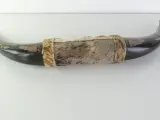 Decoratieve buffelhoorn met gravures – foto 4 – kavel bij De Kringwinkel, Heverlee