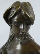 Bronzen beeld van vrouw met bloem – foto 5 – kavel bij De Kringwinkel, Diest