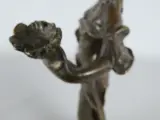 Bronzen beeld van vrouw met bloem – foto 6 – kavel bij De Kringwinkel, Diest