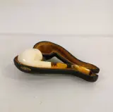 Vintage rookpijp met decoratieve steel en etui – foto 2 – kavel bij De Kringwinkel, Turnhout