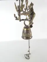 Prachtige Grote Vintage Messing Kloosterbel – "Qui Me Tangit..." – kavel bij De Kringwinkel, Heverlee