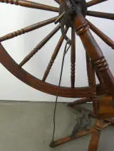 Oud Canadees Productie-Spinnewiel (CPW) – Philias Cadorette – foto 3 – kavel bij De Kringwinkel, Heverlee