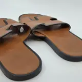 Paar slippers, Hermès, 201486Z11 – foto 4 – kavel bij Domeinen Roerende Zaken, Groningen