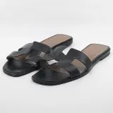 Paar slippers, maat 40, Hermès, 021056Z BL – kavel bij Domeinen Roerende Zaken, Groningen