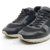 Paar sneakers, maat 7, Louis Vuitton, GO 0221 – foto 2 – kavel bij Domeinen Roerende Zaken, Groningen