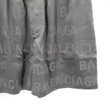 Korte Broek, maat 48, Balenciaga – foto 3 – kavel bij Domeinen Roerende Zaken, Groningen