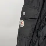 Jas, maat 7, Moncler – foto 8 – kavel bij Domeinen Roerende Zaken, Groningen
