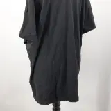 T-shirt, maat S, Givenchy – foto 5 – kavel bij Domeinen Roerende Zaken, Groningen