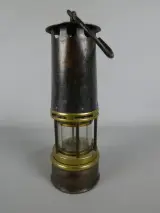 Oude koperen mijnwerkerslamp met glazen inzet – kavel bij De Kringwinkel, Diest
