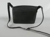Longchamp zwarte schoudertas met goudkleurig logo – foto 2 – kavel bij De Kringwinkel, Diest