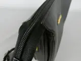 Longchamp zwarte schoudertas met goudkleurig logo – foto 3 – kavel bij De Kringwinkel, Diest
