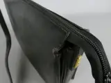 Longchamp zwarte schoudertas met goudkleurig logo – foto 4 – kavel bij De Kringwinkel, Diest