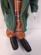 Kunstpop (art doll) gemaakt door de bekende Poolse kunstenaar Paweł Althamer en zijn vrouw Monika Szambelan – foto 5 – kavel bij De Kringwinkel, Waardamme