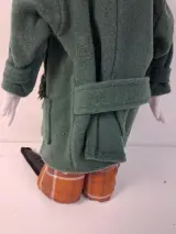 Kunstpop (art doll) gemaakt door de bekende Poolse kunstenaar Paweł Althamer en zijn vrouw Monika Szambelan – foto 10 – kavel bij De Kringwinkel, Waardamme