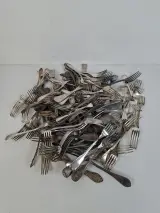Grote Partij van 100 Vintage & Antieke Vorken – Totaal 6,5 kg! – Diverse Modellen & Maten – kavel bij De Kringwinkel, Waardamme