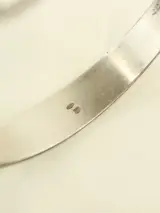 Modernistische armband in .835 zilver met paarse cabochon – foto 4 – kavel bij De Kringwinkel, Antwerpen