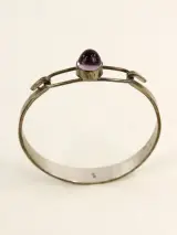 Modernistische armband in .835 zilver met paarse cabochon – foto 6 – kavel bij De Kringwinkel, Antwerpen
