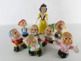 Vintage lot van 11 kunststof figuren – foto 2 – kavel bij De Kringwinkel, Heverlee