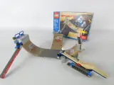 LEGO verzameling – Skatepark, Piratenvlot, Paradisa strandset & 3 grote opbergdozen – foto 7 – kavel bij De Kringwinkel, Heverlee