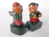 Keramische puntenslijpers uit China – set van 15 – Aziatische figuren, sporters, muzikanten en tijgers – foto 10 – kavel bij De Kringwinkel, Heverlee