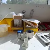 Werkbank met divers verpakkingsmateriaal – foto 5 – kavel bij Onlineveilingmeester, Aalsmeer