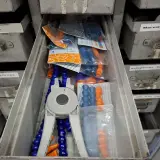 Assortiment metaalbewerking instrumenten in werkplaatskast – foto 13 – kavel bij Onlineveilingmeester, Aalsmeer