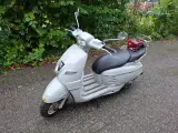 Snorscooter, Peugeot, Snorscooter, Django Heritage, lichtgrijs, 2017 – foto 2 – kavel bij Onlineveilingmeester, Hoogeveen