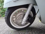 Snorscooter, Peugeot, Snorscooter, Django Heritage, lichtgrijs, 2017 – foto 16 – kavel bij Onlineveilingmeester, Hoogeveen