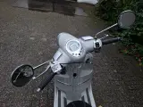 Snorscooter, Peugeot, Snorscooter, Django Heritage, lichtgrijs, 2017 – foto 8 – kavel bij Onlineveilingmeester, Hoogeveen