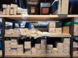 Partij installatiemateriaal o.a. Busch-Duro, Gira, Grohe, Geberit, etc – foto 11 – kavel bij Onlineveilingmeester, Hoogeveen