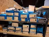 Partij installatiemateriaal o.a. Busch-Duro, Gira, Grohe, Geberit, etc – foto 4 – kavel bij Onlineveilingmeester, Hoogeveen