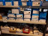 Partij installatiemateriaal o.a. Busch-Duro, Gira, Grohe, Geberit, etc – foto 5 – kavel bij Onlineveilingmeester, Hoogeveen