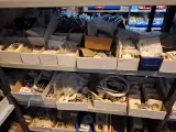 Partij installatiemateriaal o.a. Busch-Duro, Gira, Grohe, Geberit, etc – foto 7 – kavel bij Onlineveilingmeester, Hoogeveen