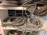 Partij bekabeling in 3x magazijnkast – foto 17 – kavel bij Onlineveilingmeester, Hoogeveen
