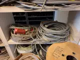 Partij bekabeling in 3x magazijnkast – foto 18 – kavel bij Onlineveilingmeester, Hoogeveen