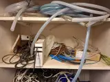 Partij bekabeling in 3x magazijnkast – foto 6 – kavel bij Onlineveilingmeester, Hoogeveen