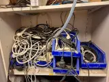 Partij bekabeling in 3x magazijnkast – foto 7 – kavel bij Onlineveilingmeester, Hoogeveen