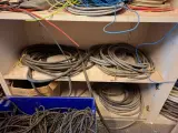 Partij bekabeling in 3x magazijnkast – foto 9 – kavel bij Onlineveilingmeester, Hoogeveen