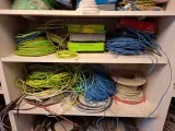 Partij bekabeling in 3x magazijnkast – foto 10 – kavel bij Onlineveilingmeester, Hoogeveen