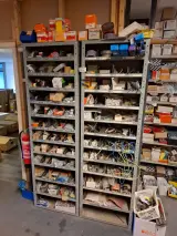 Partij installatiemateriaal incl 2x magazijnkast – kavel bij Onlineveilingmeester, Hoogeveen