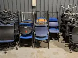 Ca. 15x Diverse vergaderstoelen, blauw – kavel bij Onlineveilingmeester, Heerenveen