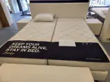 Boxpring 180x200 met matrassen en nachtkasten, Sleep & Dream – foto 3 – kavel bij Onlineveilingmeester, Hoogeveen