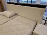 Boxpring 180x200 met matrassen en nachtkasten, Sleep & Dream – foto 4 – kavel bij Onlineveilingmeester, Hoogeveen