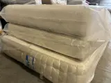 3x Matras (w.o. 2x Auping 90x210) – foto 2 – kavel bij Onlineveilingmeester, Hoogeveen